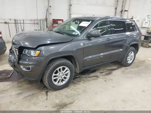 1C4RJFAG3JC349527 2018 JEEP GRAND CHEROKEE - Image 2