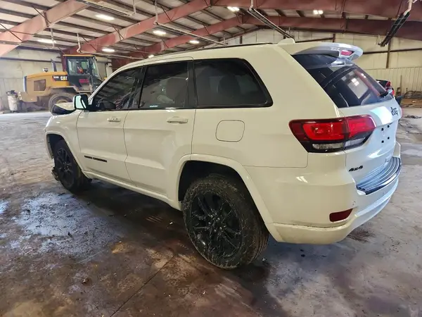 1C4RJFAG3JC360169 2018 JEEP GRAND CHEROKEE - Image 2