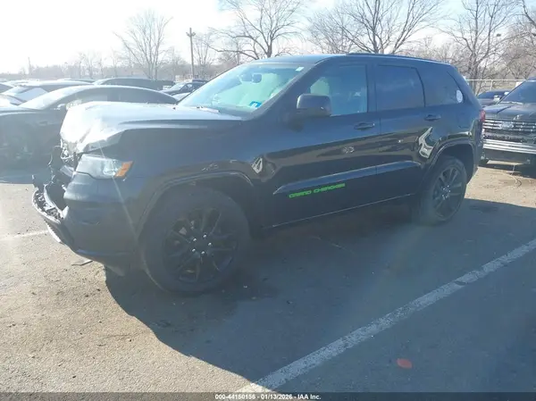 1C4RJFAG3JC360320 2018 JEEP GRAND CHEROKEE - Image 2