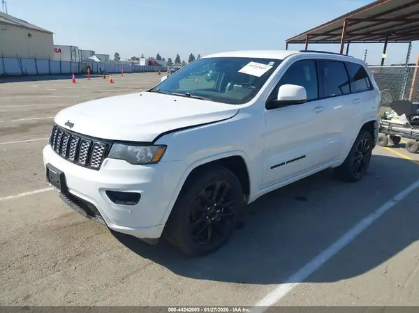 1C4RJFAG3JC422055 2018 JEEP GRAND CHEROKEE - Image 2