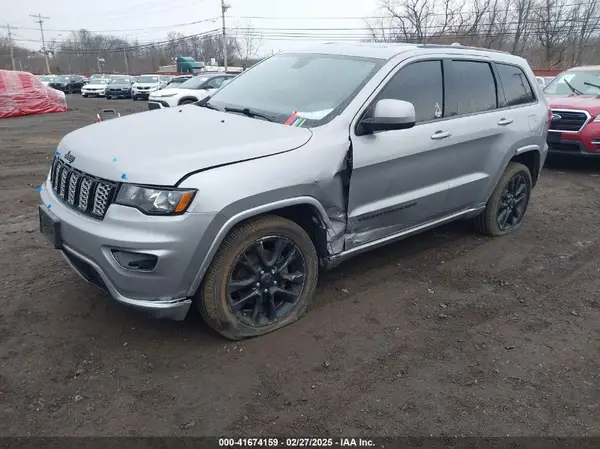 1C4RJFAG3JC500981 2018 JEEP GRAND CHEROKEE - Image 2