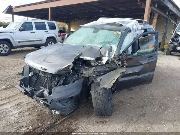 1C4RJFAG3KC727105 2019 JEEP GRAND CHEROKEE - Image 2