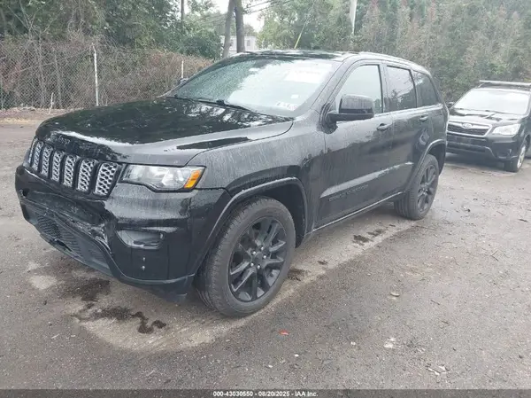 1C4RJFAG4HC704330 2017 JEEP GRAND CHEROKEE - Image 2