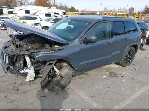 1C4RJFAG4HC786303 2017 JEEP GRAND CHEROKEE - Image 2