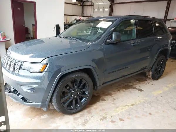1C4RJFAG4HC792389 2017 JEEP GRAND CHEROKEE - Image 2