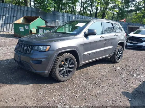 1C4RJFAG4HC807439 2017 JEEP GRAND CHEROKEE - Image 2