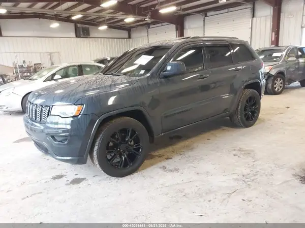 1C4RJFAG4HC831630 2017 JEEP GRAND CHEROKEE - Image 2