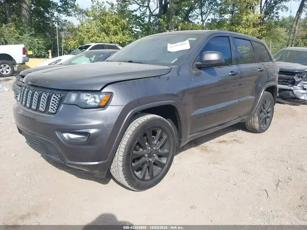 1C4RJFAG4HC886756 2017 JEEP GRAND CHEROKEE - Image 2