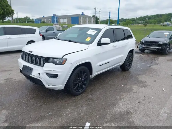 1C4RJFAG4HC951881 2017 JEEP GRAND CHEROKEE - Image 2
