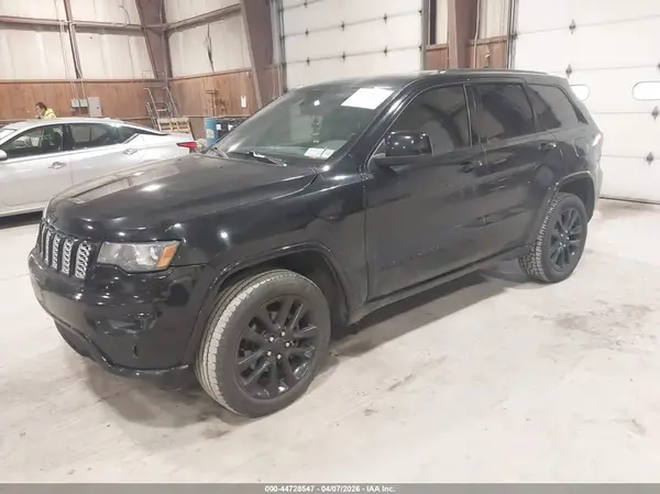 1C4RJFAG4JC219885 2018 JEEP GRAND CHEROKEE - Image 2