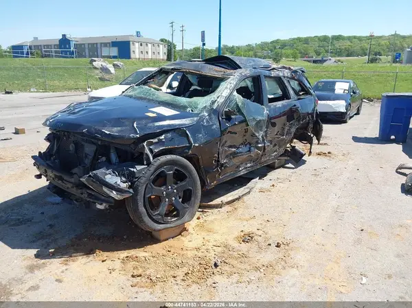 1C4RJFAG4KC565792 2019 JEEP GRAND CHEROKEE - Image 2