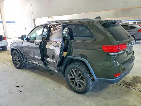 1C4RJFAG5HC607394 2017 JEEP GRAND CHEROKEE - Image 2
