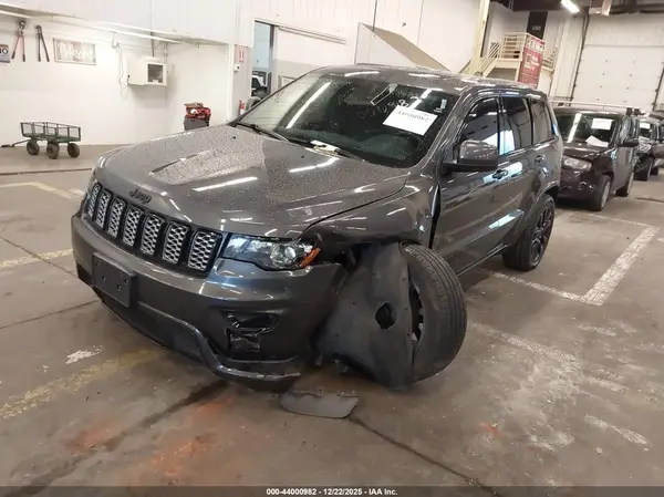 1C4RJFAG5HC704921 2017 JEEP GRAND CHEROKEE - Image 2