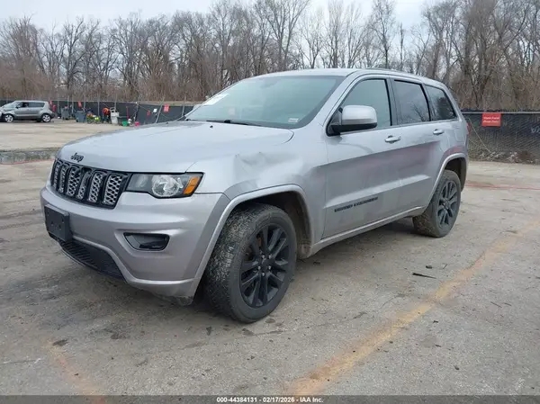 1C4RJFAG5HC738261 2017 JEEP GRAND CHEROKEE - Image 2
