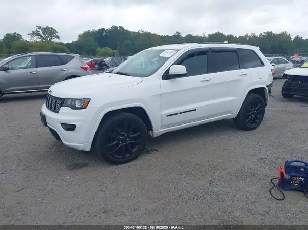 1C4RJFAG5HC786892 2017 JEEP GRAND CHEROKEE - Image 2