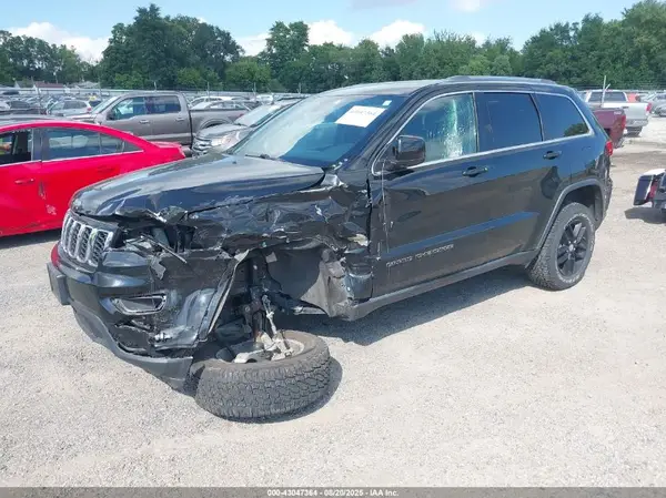 1C4RJFAG5HC886801 2017 JEEP GRAND CHEROKEE - Image 2