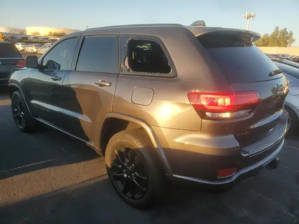 1C4RJFAG5HC910823 2017 JEEP GRAND CHEROKEE - Image 2