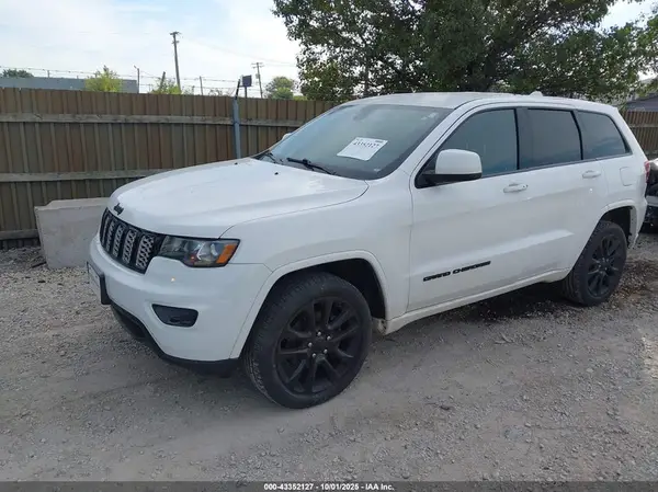 1C4RJFAG5HC932630 2017 JEEP GRAND CHEROKEE - Image 2