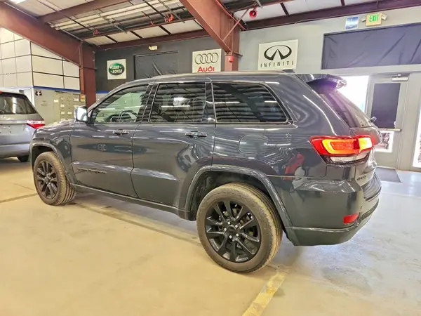 1C4RJFAG5JC120413 2018 JEEP GRAND CHEROKEE - Image 2
