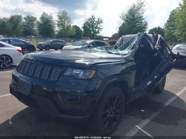 1C4RJFAG5JC215683 2018 JEEP GRAND CHEROKEE - Image 2