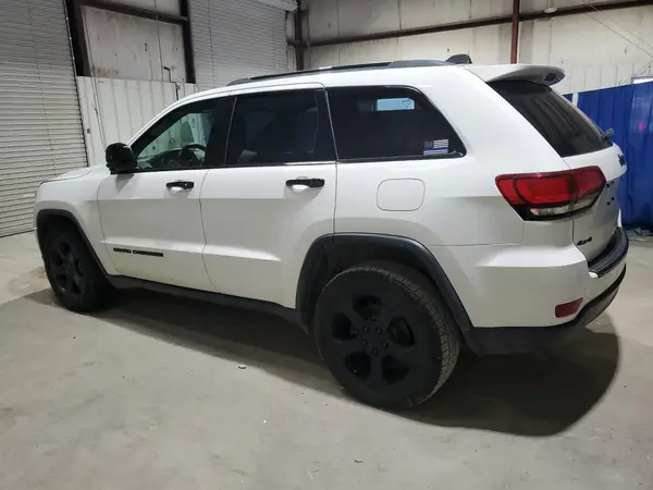 1C4RJFAG5JC381945 2018 JEEP GRAND CHEROKEE - Image 2