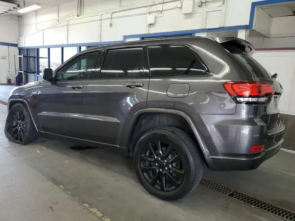 1C4RJFAG5JC420758 2018 JEEP GRAND CHEROKEE - Image 2