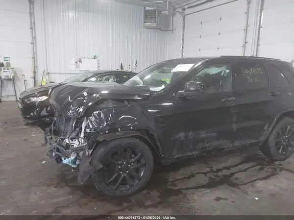 1C4RJFAG5KC677727 2019 JEEP GRAND CHEROKEE - Image 2