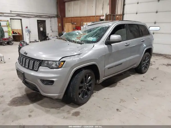 1C4RJFAG6HC727611 2017 JEEP GRAND CHEROKEE - Image 2