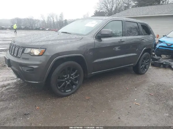 1C4RJFAG6HC768143 2017 JEEP GRAND CHEROKEE - Image 2