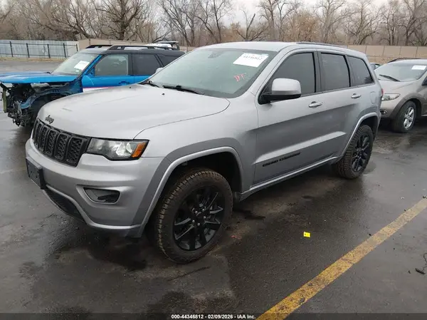 1C4RJFAG6HC881574 2017 JEEP GRAND CHEROKEE - Image 2