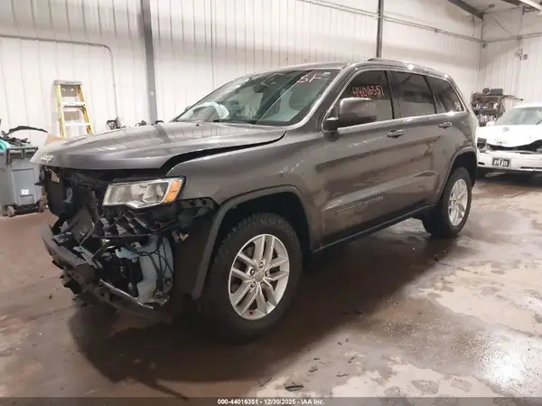 1C4RJFAG6HC946827 2017 JEEP GRAND CHEROKEE - Image 2