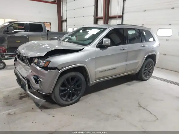 1C4RJFAG6JC102969 2018 JEEP GRAND CHEROKEE - Image 2
