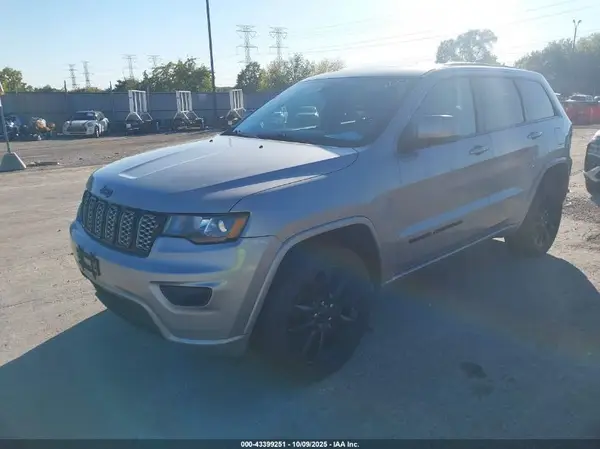 1C4RJFAG6JC220486 2018 JEEP GRAND CHEROKEE - Image 2