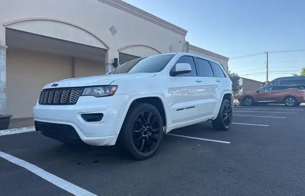 1C4RJFAG6KC611574 2019 JEEP GRAND CHEROKEE - Image 2