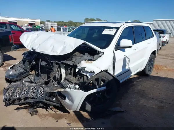 1C4RJFAG6LC208132 2020 JEEP GRAND CHEROKEE - Image 2