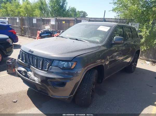 1C4RJFAG7HC726824 2017 JEEP GRAND CHEROKEE - Image 2