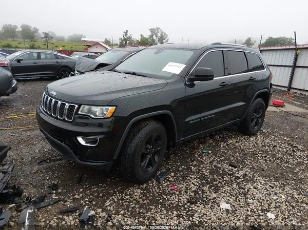 1C4RJFAG7HC825692 2017 JEEP GRAND CHEROKEE - Image 2