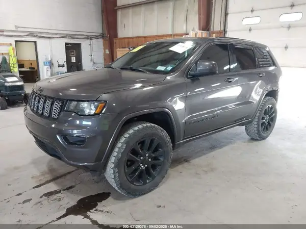 1C4RJFAG7HC909866 2017 JEEP GRAND CHEROKEE - Image 2