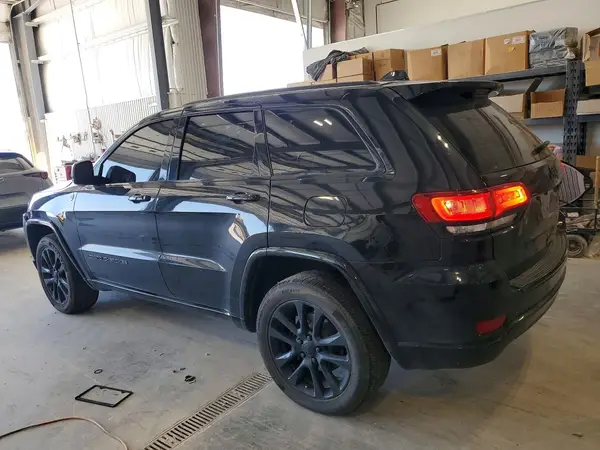 1C4RJFAG7JC190043 2018 JEEP GRAND CHEROKEE - Image 2