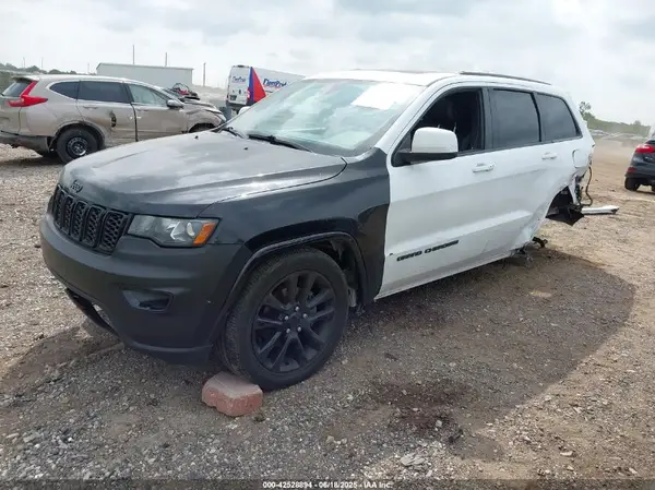 1C4RJFAG7JC203213 2018 JEEP GRAND CHEROKEE - Image 2