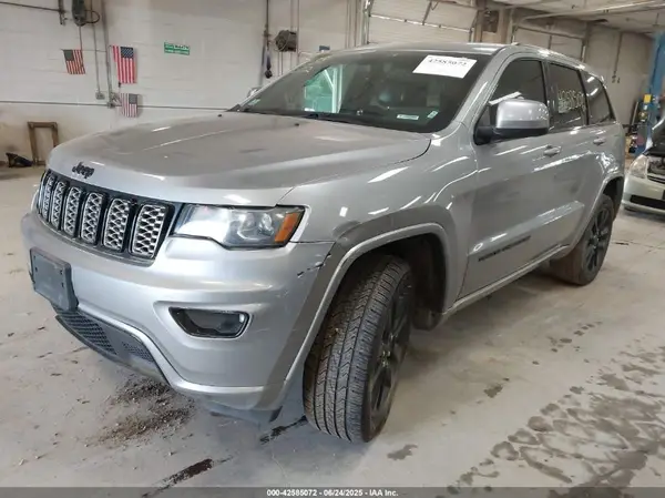 1C4RJFAG7JC203793 2018 JEEP GRAND CHEROKEE - Image 2