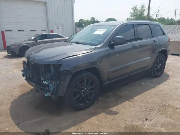 1C4RJFAG7JC294905 2018 JEEP GRAND CHEROKEE - Image 2