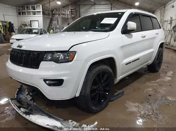 1C4RJFAG7JC388475 2018 JEEP GRAND CHEROKEE - Image 2