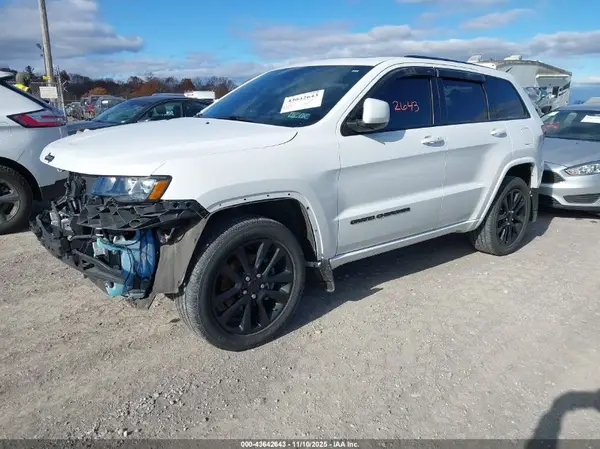 1C4RJFAG7LC108136 2020 JEEP GRAND CHEROKEE - Image 2