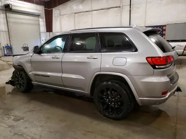 1C4RJFAG8HC704184 2017 JEEP GRAND CHEROKEE - Image 2