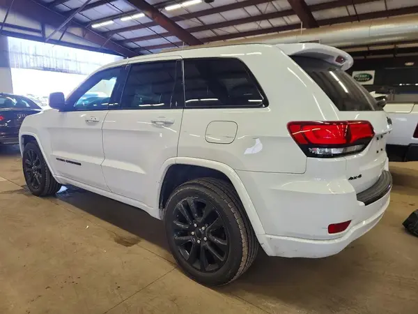 1C4RJFAG8HC786966 2017 JEEP GRAND CHEROKEE - Image 2