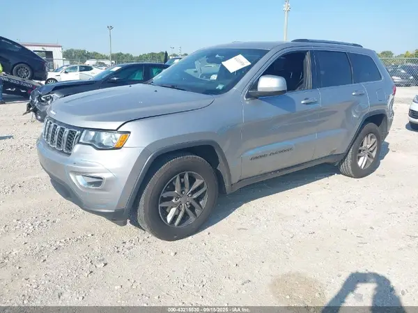1C4RJFAG8HC811798 2017 JEEP GRAND CHEROKEE - Image 2