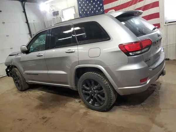 1C4RJFAG8HC841822 2017 JEEP GRAND CHEROKEE - Image 2