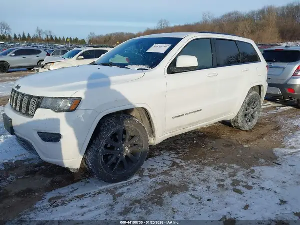 1C4RJFAG8HC881270 2017 JEEP GRAND CHEROKEE - Image 2