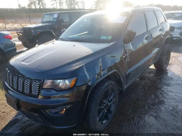 1C4RJFAG8HC885965 2017 JEEP GRAND CHEROKEE - Image 2